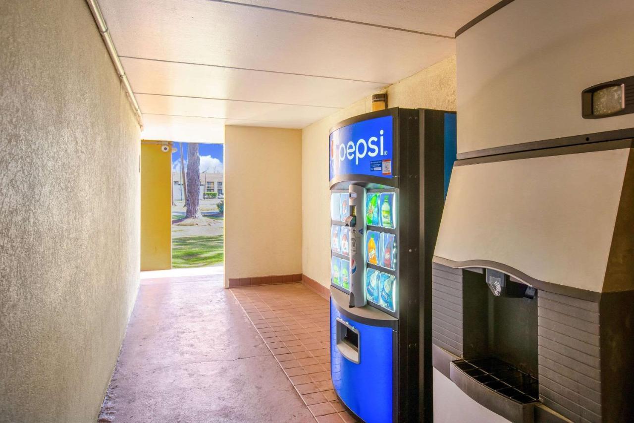 Econo Lodge Choice Hotels I 95 Savannah Gateway 24 Hour Fitness Center On Site Guest Laundry On Site Perkins Restaurant Georgetown Exterior foto